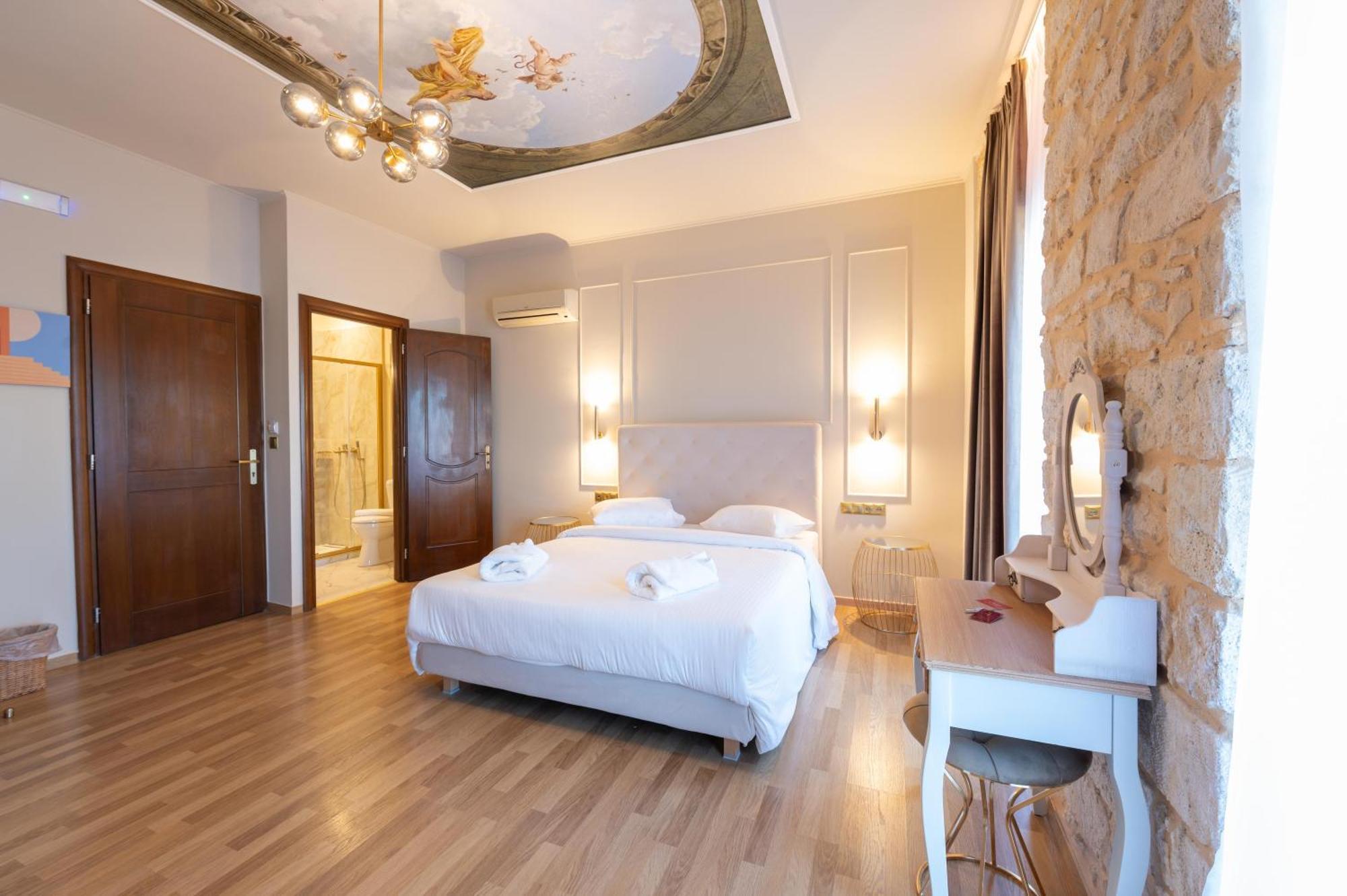 L Suites The Writer'S House Gythio Phòng bức ảnh